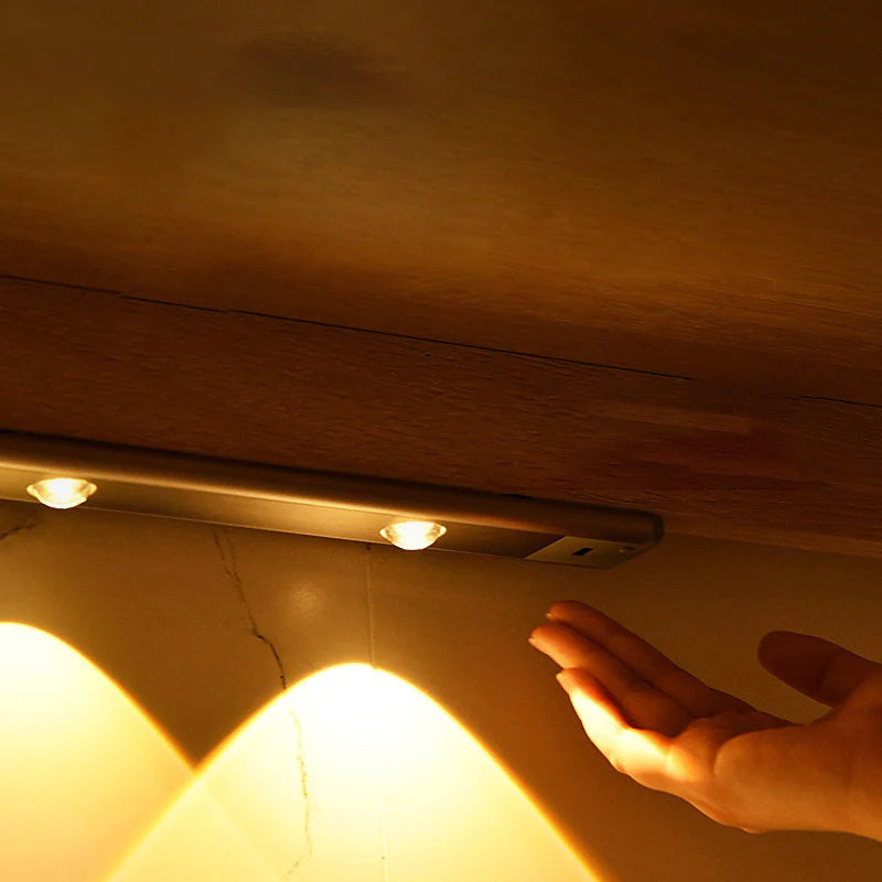 Lámpara LED con Sensor de Movimiento Recargable